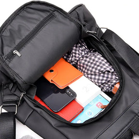 Mochila Feminina Rivet Antifurto  - Material Nylon - Impermeável
