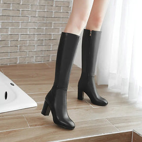 Bota Feminina de Cano Alto com Salto Grosso Estilo Versátil Forro Quente – (Promoção de Inverno 2025)
